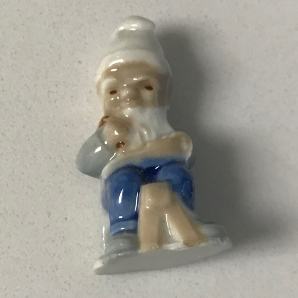 Vintage Wade Of Ireland Lucky Leprechaun Cobbler Gnome Whimsies 1950s -60s 1 pc - Picture 10 of 11